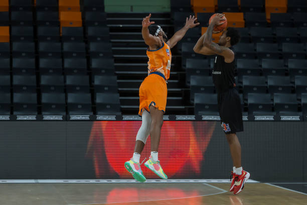 在激烈的比 在激烈的比