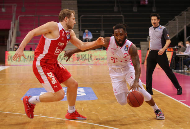 展现出了强 展现出了强